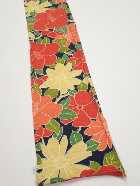 Photo2: 1V08z40  Japanese Kimono Silk  FABRIC Camellia Dark navy 57.1x7.1 (2)