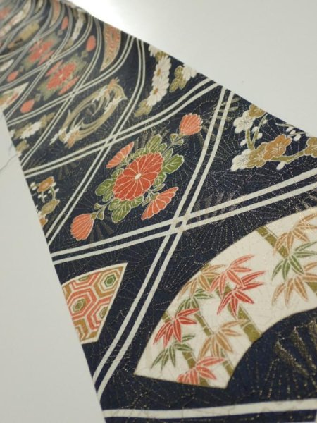 Photo1: 1L07z40  Japanese Kimono Silk  FABRIC Flowers Dark navy 55.9x7.1 (1)