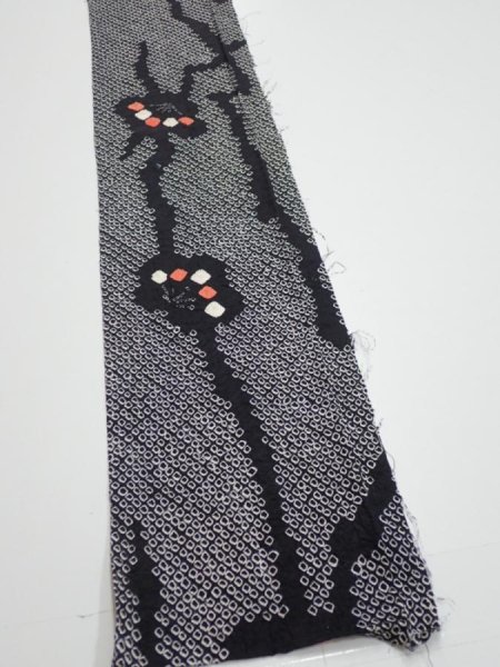 Photo2: 1K08z40  Japanese Kimono Silk SHIBORI FABRIC Plum branch Black 63.4x7.7 (2)