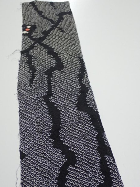 Photo4: 1K10z20  Japanese Kimono Silk SHIBORI FABRIC Plum branch Black 38.6x6.9 (4)