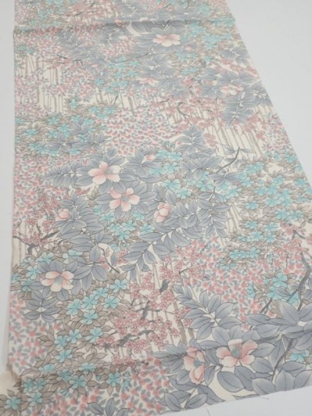 Photo2: 1K01z60  Japanese Kimono Silk  FABRIC Flowers Off-white 40.9x14.6 (2)