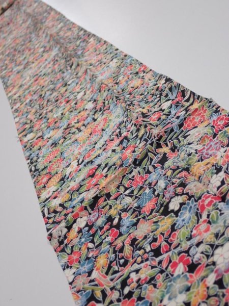 Photo1: 2K09z60  Japanese Kimono Silk  FABRIC Flowers Black 91.3x6.9 (1)