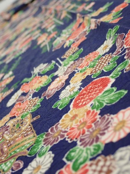 Photo4: 1G09z50  Japanese Kimono Silk  FABRIC Flowers Navy 81.9x6.5 (4)