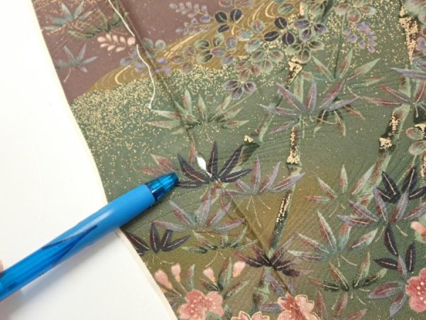 Photo6: 2W06z60  Japanese Kimono Silk  FABRIC Flowers Dark olive 62.2x14.2 (6)