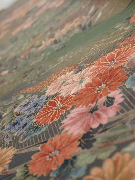 Photo4: 2W07z30  Japanese Kimono Silk  FABRIC Flowers Dark olive 55.1x7.3 (4)