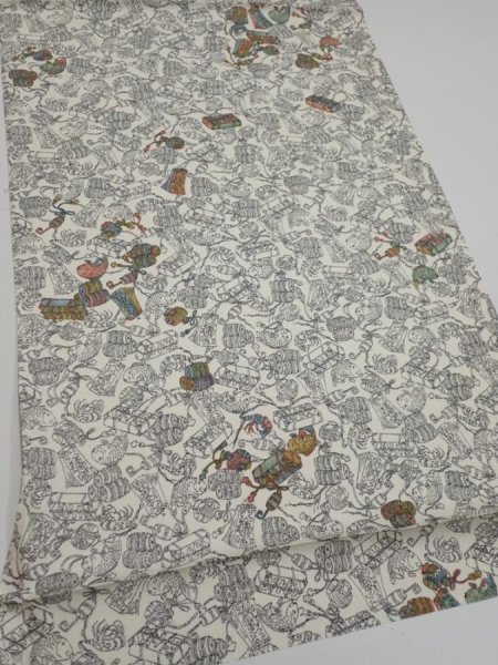 Photo2: 2W01z50  Japanese Kimono Silk  FABRIC Sea bream Off-white 42.5x14.6 (2)