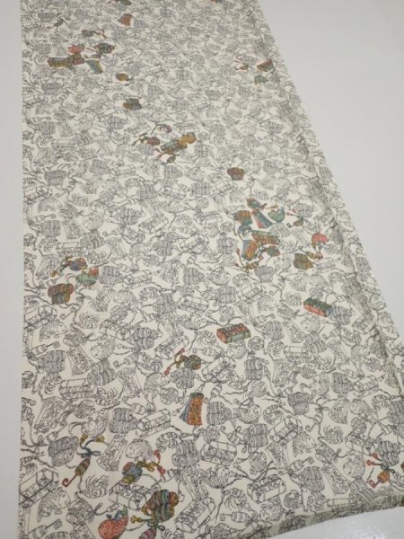 Photo2: 2W05z90  Japanese Kimono Silk  FABRIC Sea bream Off-white 67.3x14.6 (2)