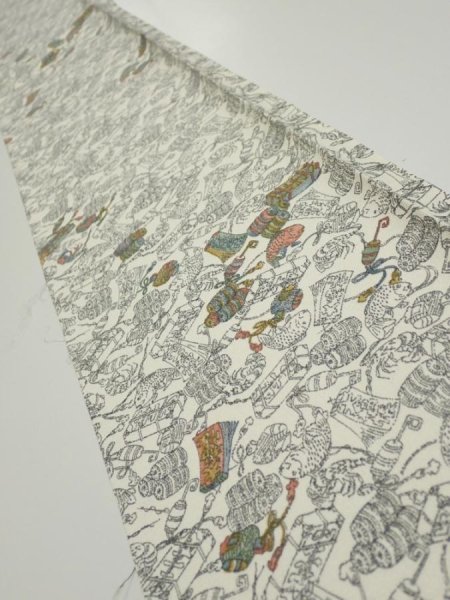 Photo1: 2W08z40  Japanese Kimono Silk  FABRIC Sea bream Off-white 60.6x7.3 (1)