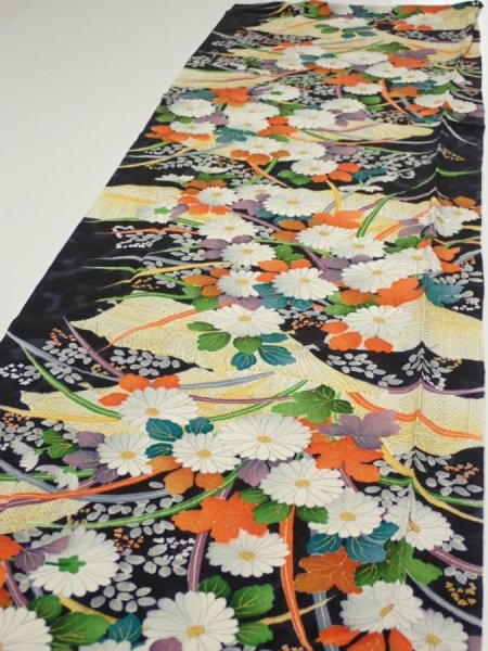 Photo3: 2M03z110  Japanese Kimono Crepe Silk  FABRIC Flowers Black 66.5x14.2 (3)
