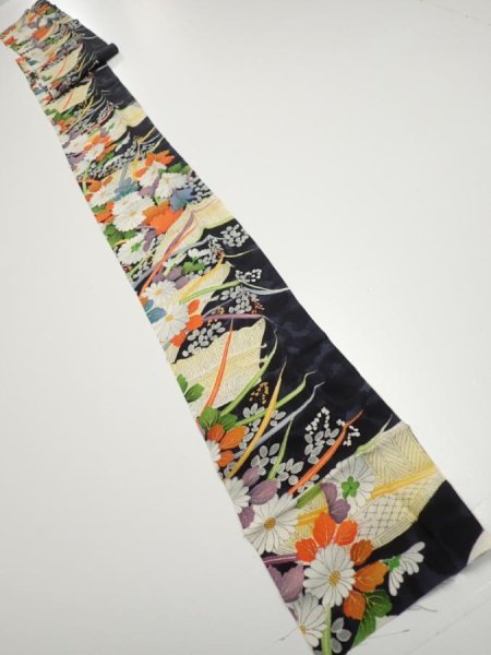 Photo1: 2M09z60  Japanese Kimono Crepe Silk  FABRIC Flowers Black 85.8x6.5 (1)