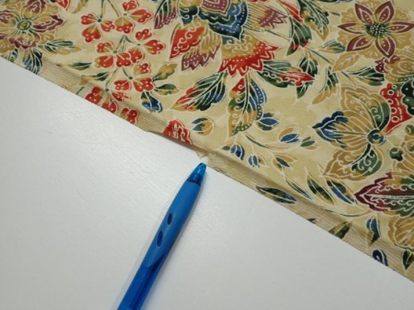 Photo6: 2E02z60  Japanese Kimono Silk  FABRIC Flowers Sand beige 41.7x14.8 (6)