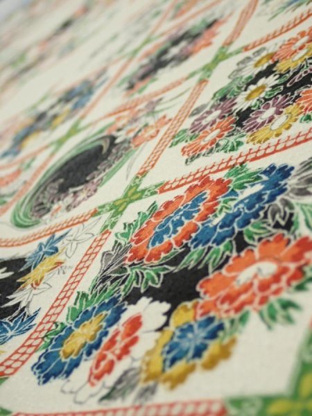 Photo4: 4B08z50  Japanese Kimono Silk  FABRIC Flowers Off-white 58.3x7.1 (4)