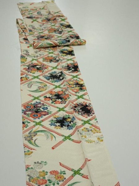 Photo4: 4B09z60  Japanese Kimono Silk  FABRIC Flowers Off-white 78.0x7.1 (4)