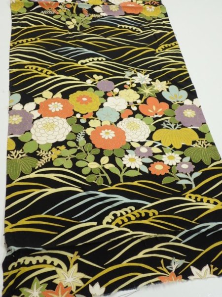 Photo2: 4B02z70  Japanese Kimono Silk  FABRIC Flowers, Wave Black 45.3x14.0 (2)