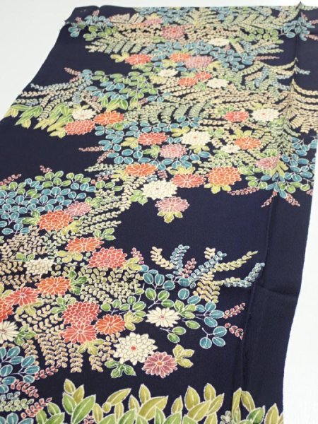 Photo3: 4B01z60  Japanese Kimono Silk  FABRIC Flowers Dark navy 42.1x14.6 (3)