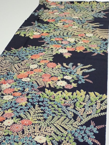 Photo3: 4B04z90  Japanese Kimono Silk  FABRIC Flowers Dark navy 62.2x14.6 (3)