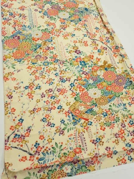 Photo2: 2L01z70  Japanese Kimono Silk  FABRIC Flowers Light yellow 46.5x14.4 (2)