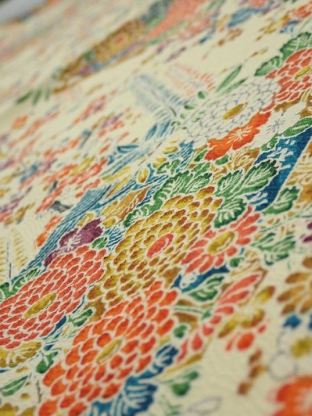 Photo4: 2L01z70  Japanese Kimono Silk  FABRIC Flowers Light yellow 46.5x14.4 (4)