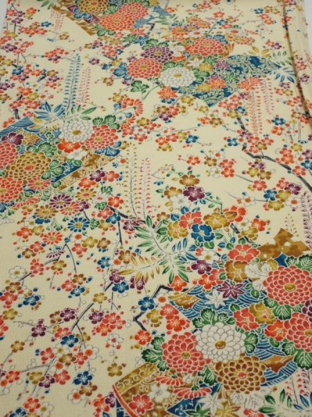 Photo1: 2L02z70  Japanese Kimono Silk  FABRIC Flowers Light yellow 46.9x14.4 (1)