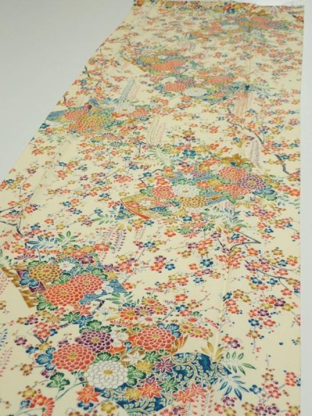 Photo3: 2L05z90  Japanese Kimono Silk  FABRIC Flowers Light yellow 65.7x14.4 (3)