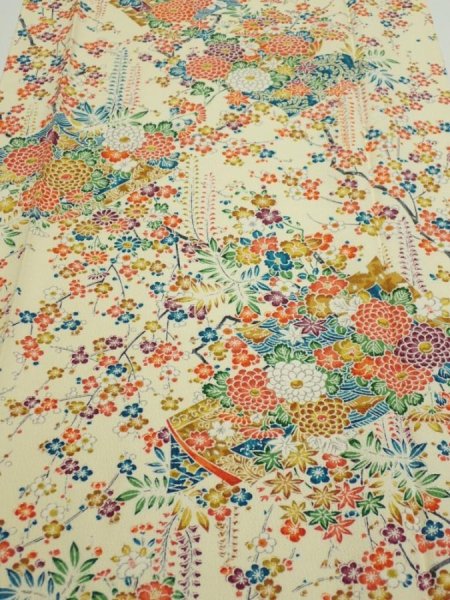 Photo1: 2L06z90  Japanese Kimono Silk  FABRIC Flowers Light yellow 65.7x14.4 (1)