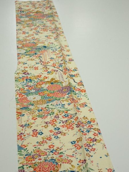 Photo4: 2L07z40  Japanese Kimono Silk  FABRIC Flowers Light yellow 53.5x7.3 (4)
