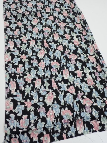 Photo2: 3D02z50  Japanese Kimono Silk  FABRIC Edo era people Black 39.0x13.6 (2)