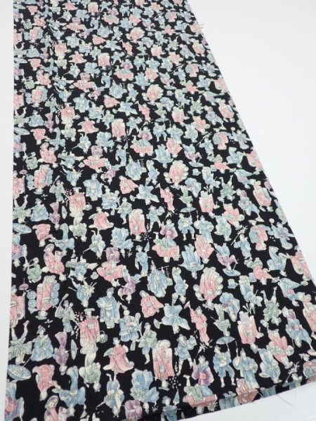 Photo2: 3D05z70  Japanese Kimono Silk  FABRIC Edo era people Black 62.2x14.2 (2)