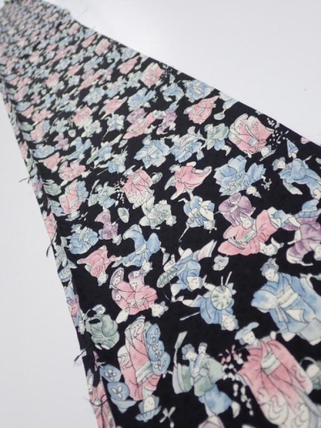 Photo1: 3D07z30  Japanese Kimono Silk  FABRIC Edo era people Black 58.3x7.1 (1)