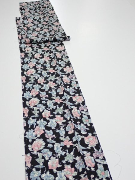 Photo2: 3D09z50  Japanese Kimono Silk  FABRIC Edo era people Black 84.6x7.1 (2)