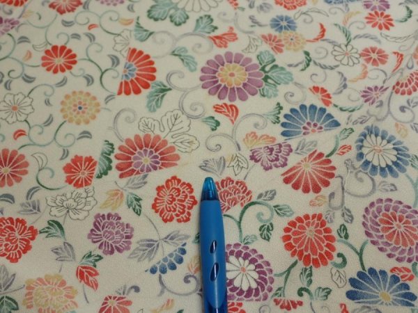 Photo8: 4A04z90  Japanese Kimono Silk  FABRIC Flowers Smoky white 63.8x14.4 (8)