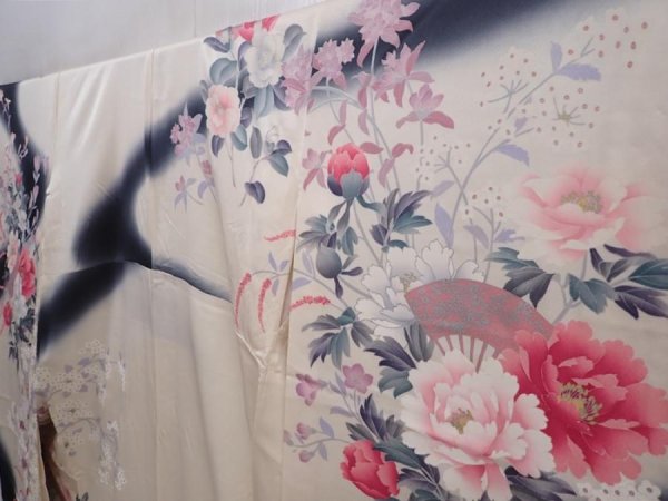 Photo2: 6024T13z1040 Vintage Japanese Kimono Silk FURISODE Peony Off-white (2)