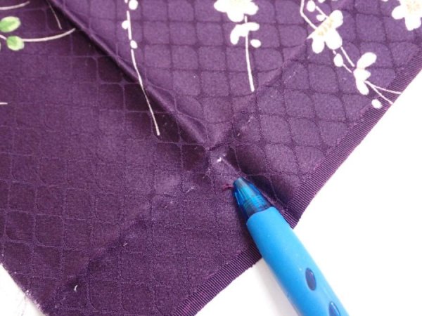 Photo6: 4C02z80  Japanese Kimono Silk  FABRIC Flowers Dark purple 48.8x14.8 (6)