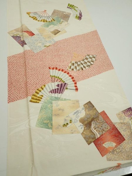 Photo2: 3P05z100  Japanese Kimono Silk  FABRIC Folding fan Off-white 67.7x14.8 (2)