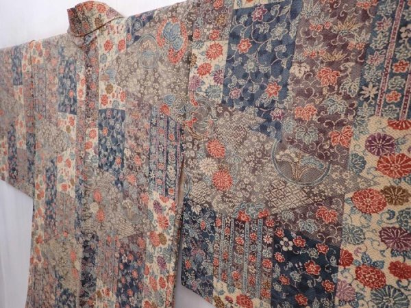 Photo2: 6109T05z540 Vintage Japanese Kimono Crepe Silk HAORI Flowers Bronw-Gray (2)