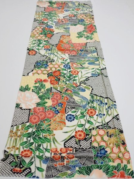 Photo5: 3i01z60  Japanese Kimono Silk  FABRIC Flowers Off-white 41.7x14.8 (5)
