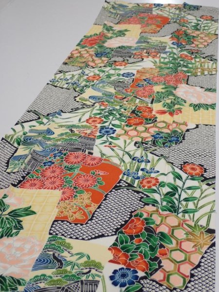 Photo2: 3i03z90  Japanese Kimono Silk  FABRIC Flowers Off-white 64.2x14.8 (2)