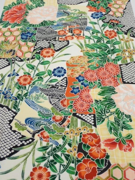 Photo1: 3i04z90  Japanese Kimono Silk  FABRIC Flowers Off-white 63.8x14.8 (1)