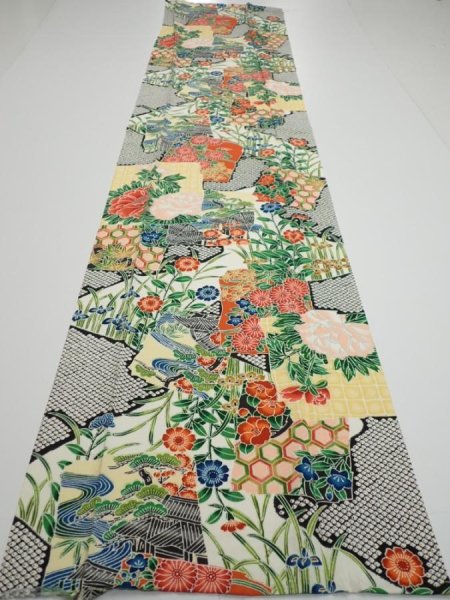 Photo5: 3i05z90  Japanese Kimono Silk  FABRIC Flowers Off-white 63.8x14.8 (5)
