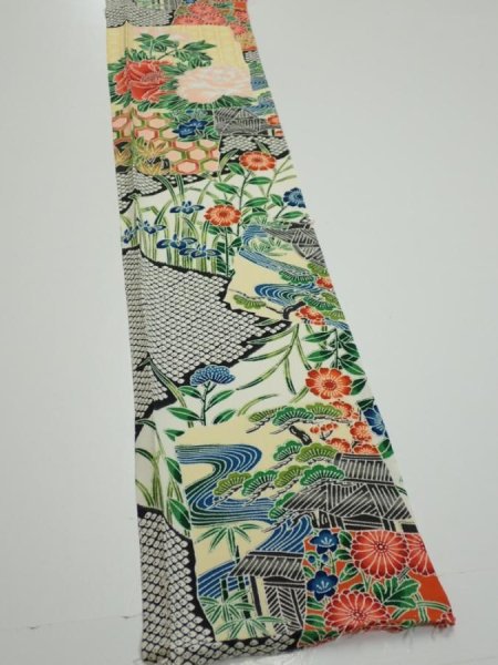 Photo3: 3i08z40  Japanese Kimono Silk  FABRIC Flowers Off-white 58.3x7.3 (3)