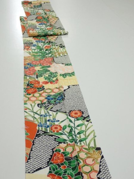 Photo3: 3i09z60  Japanese Kimono Silk  FABRIC Flowers Off-white 84.3x7.3 (3)