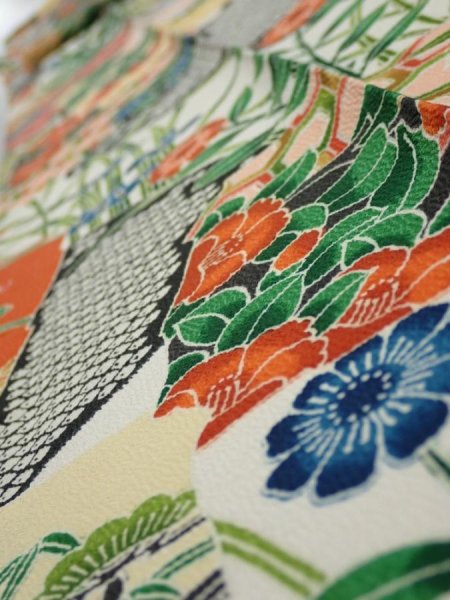 Photo4: 3i09z60  Japanese Kimono Silk  FABRIC Flowers Off-white 84.3x7.3 (4)
