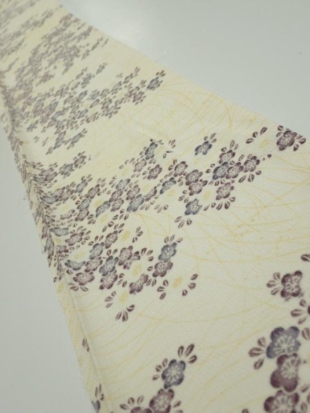 Photo1: 2H07z40  Japanese Kimono Silk  FABRIC Sakura Off-white 55.9x7.1 (1)