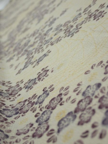 Photo4: 2H07z40  Japanese Kimono Silk  FABRIC Sakura Off-white 55.9x7.1 (4)