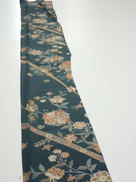 Photo3: 2H07z50  Japanese Kimono Silk  FABRIC Flowers Green-Gray 61.4x7.3 (3)