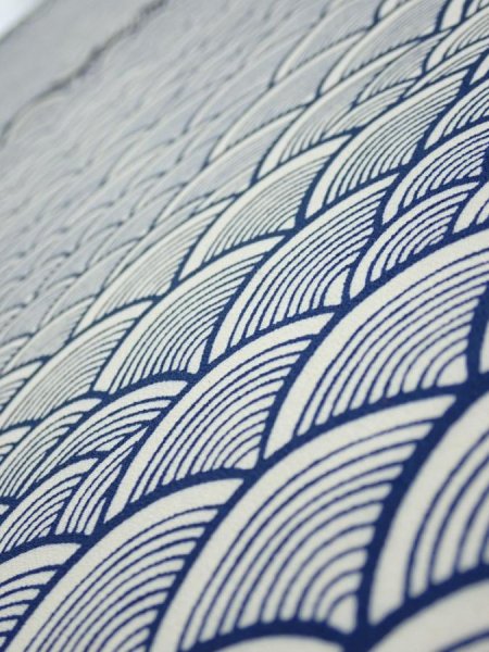 Photo4: 2H02z50  Japanese Kimono Silk  FABRIC Seigaiha Off-white 42.5x14.0 (4)