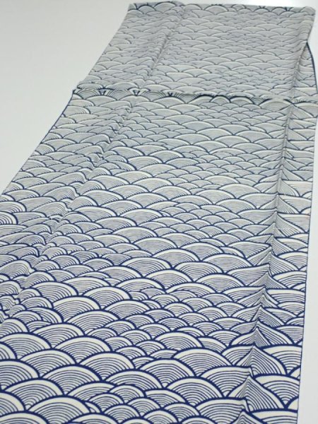 Photo3: 2H05z70  Japanese Kimono Silk  FABRIC Seigaiha Off-white 64.6x14.2 (3)