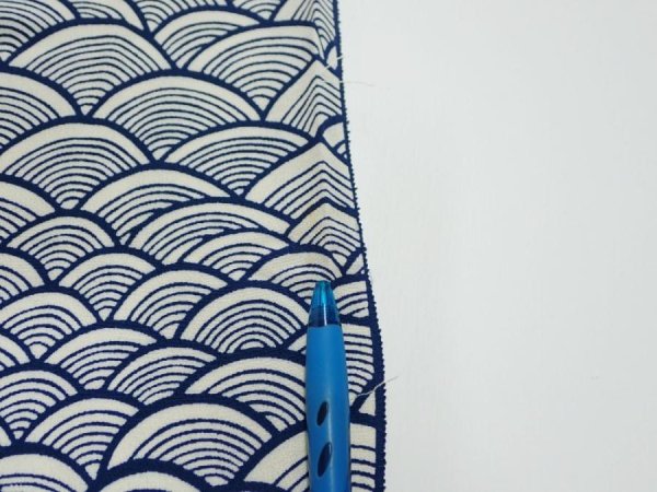 Photo6: 2H06z70  Japanese Kimono Silk  FABRIC Seigaiha Off-white 64.6x14.0 (6)