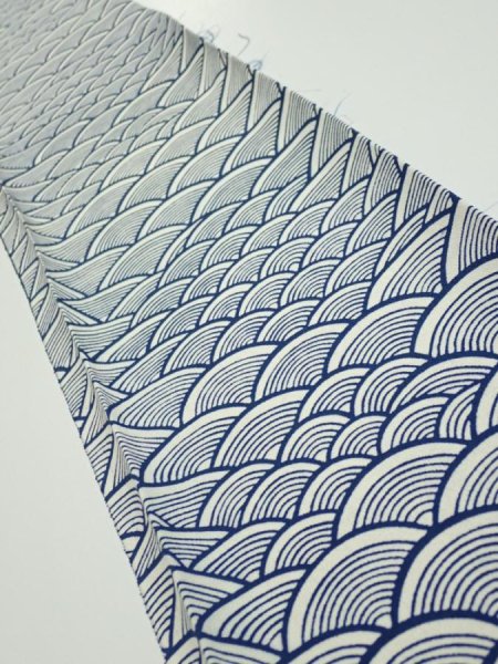 Photo1: 2H08z40  Japanese Kimono Silk  FABRIC Seigaiha Off-white 60.2x7.3 (1)