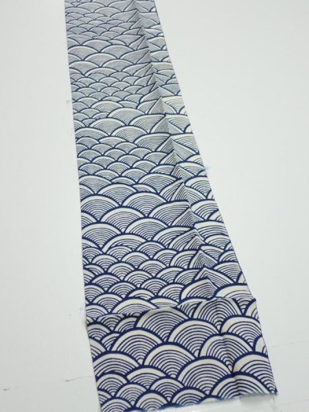 Photo3: 2H09z40  Japanese Kimono Silk  FABRIC Seigaiha Off-white 82.3x6.5 (3)